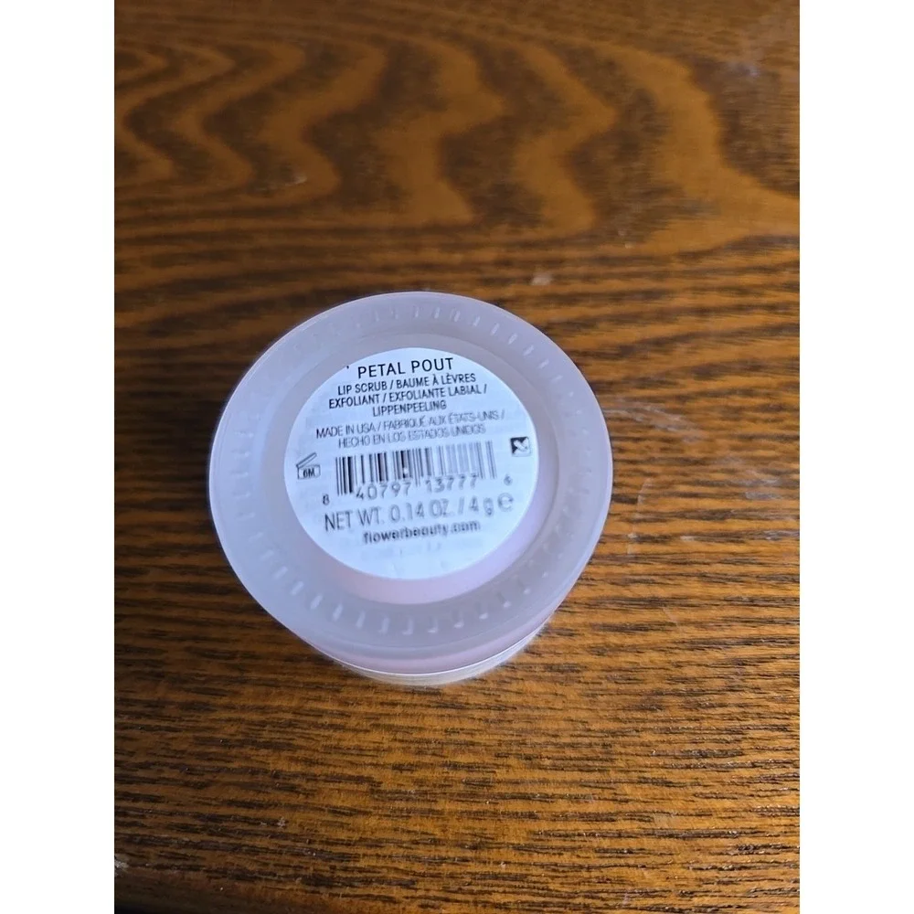 Flower Petal‎ Pout Lip Scrub